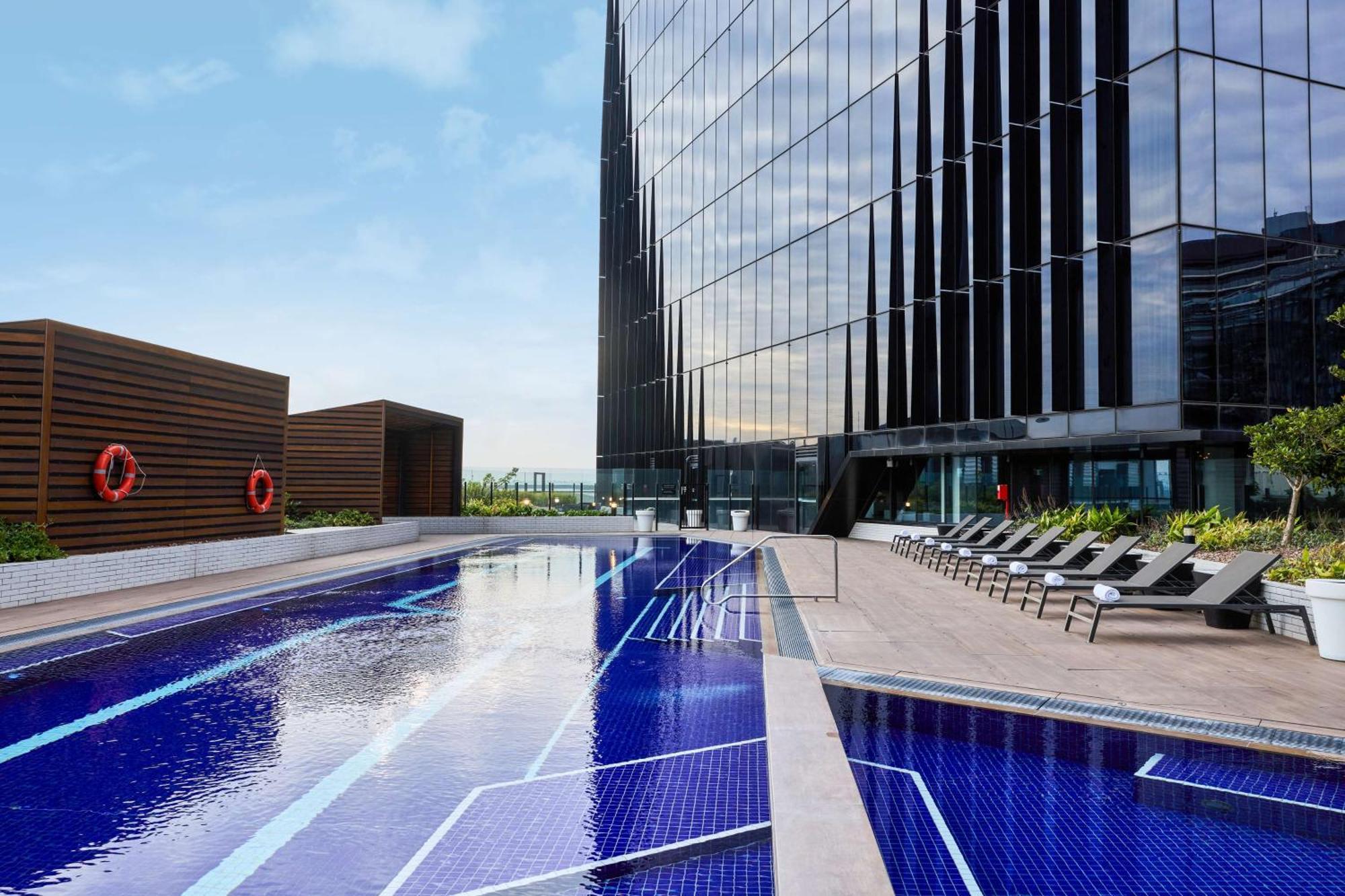 Vibe Hotel Melbourne Docklands Exteriör bild