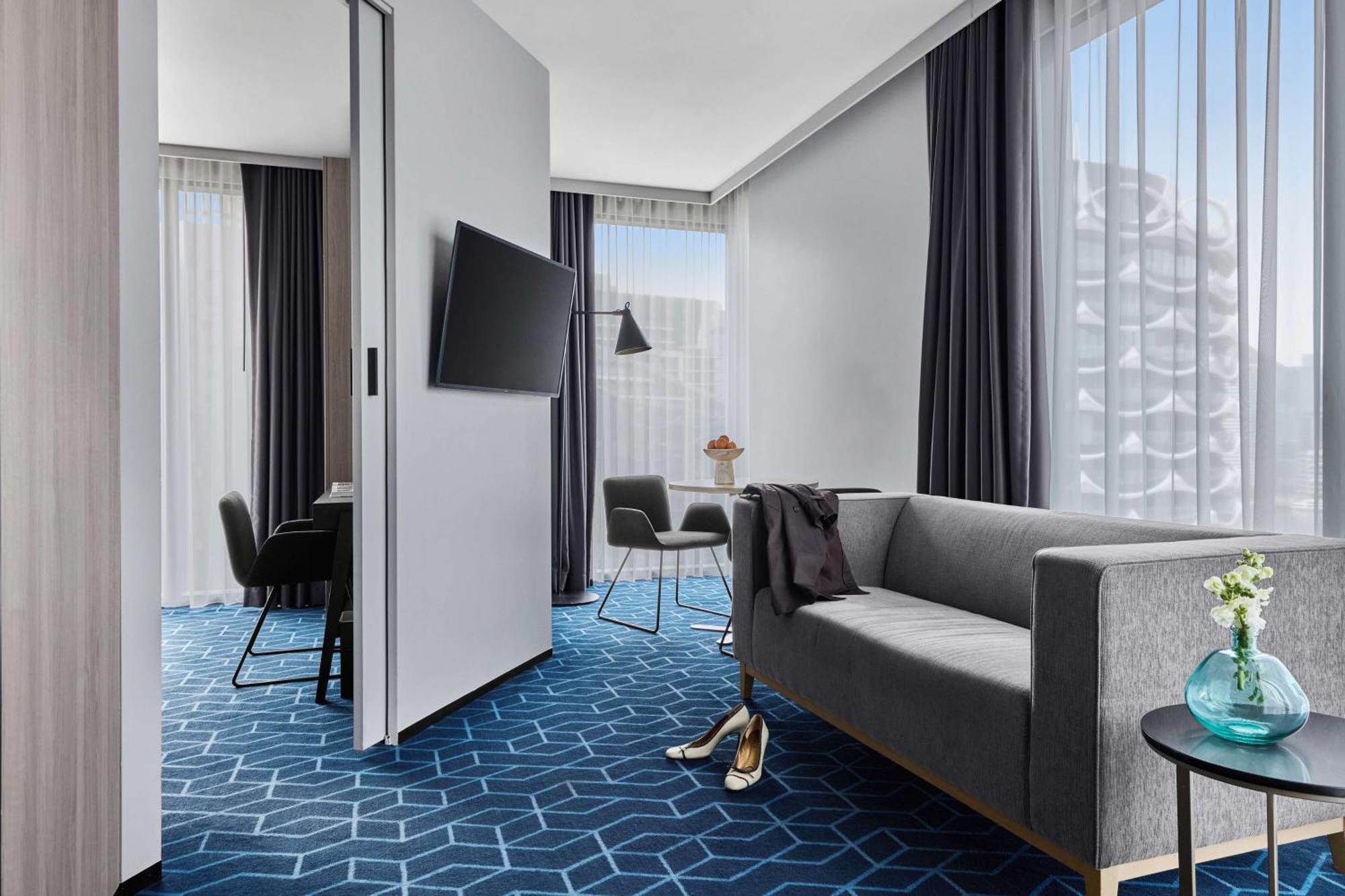 Vibe Hotel Melbourne Docklands Exteriör bild