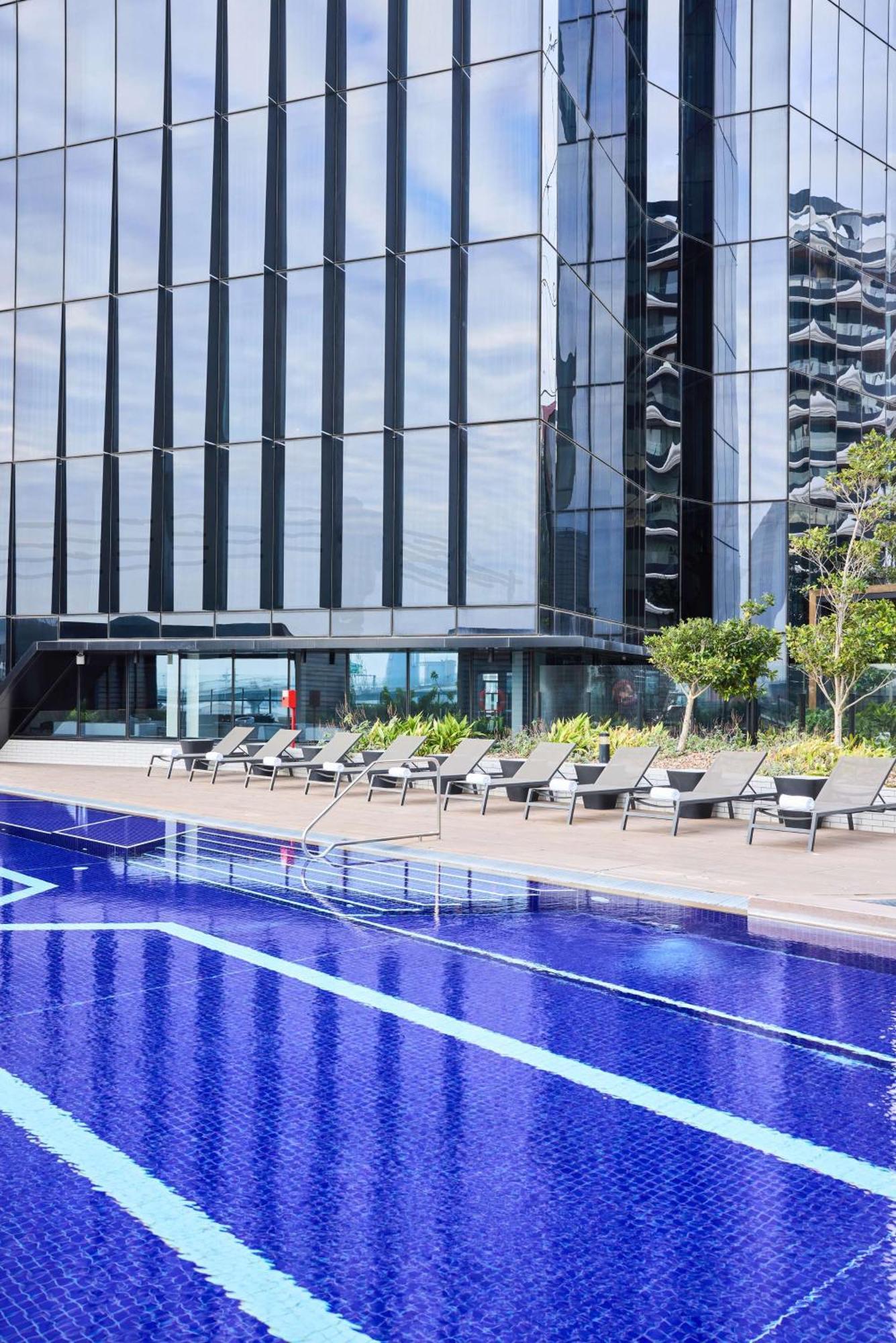 Vibe Hotel Melbourne Docklands Exteriör bild